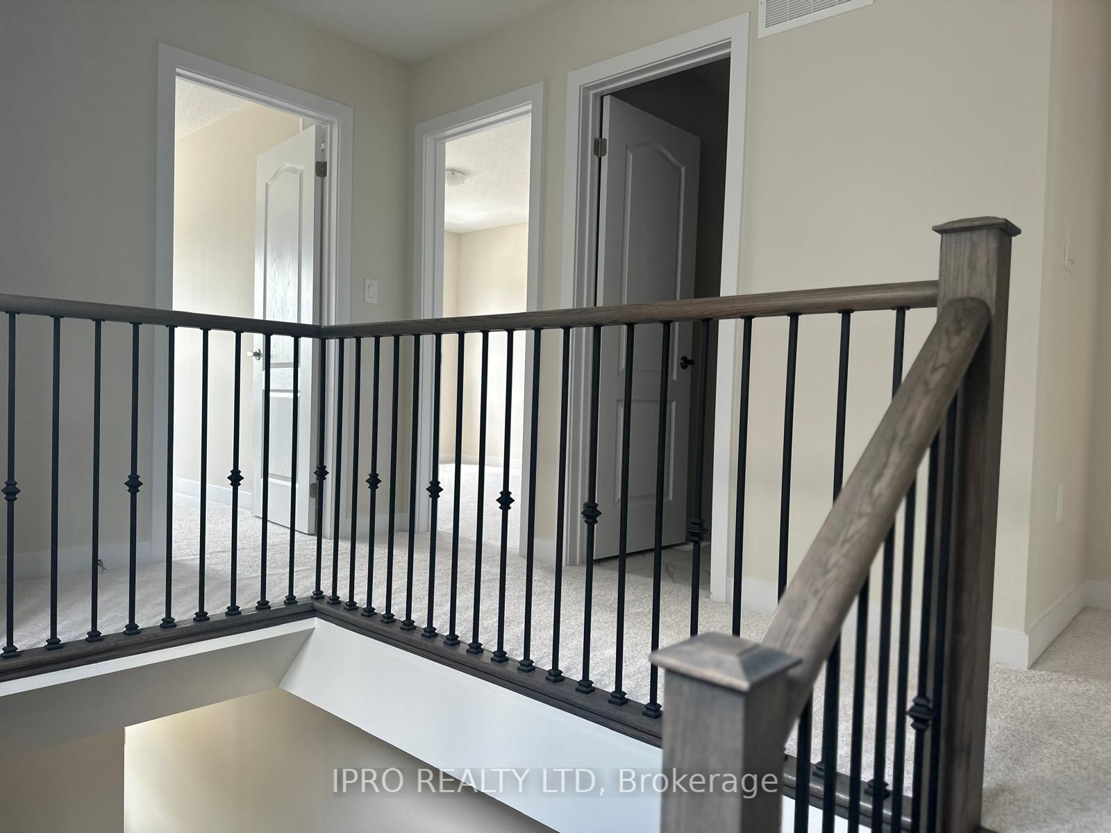 33 Basswood Crescent N Property Photo 12