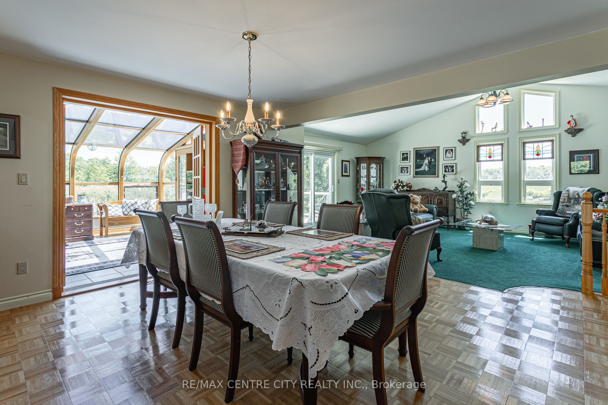 15260 Furnival Road Property Photo 8