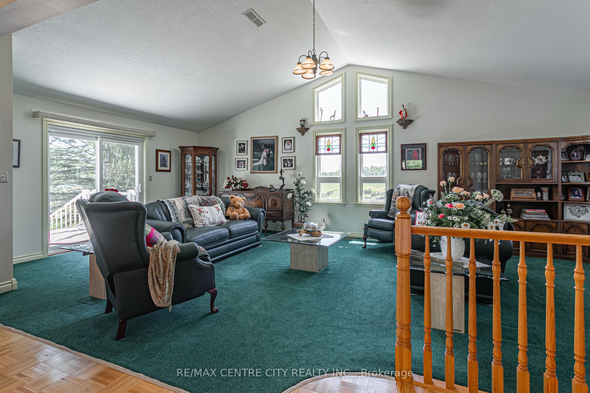 15260 Furnival Road Property Photo 9