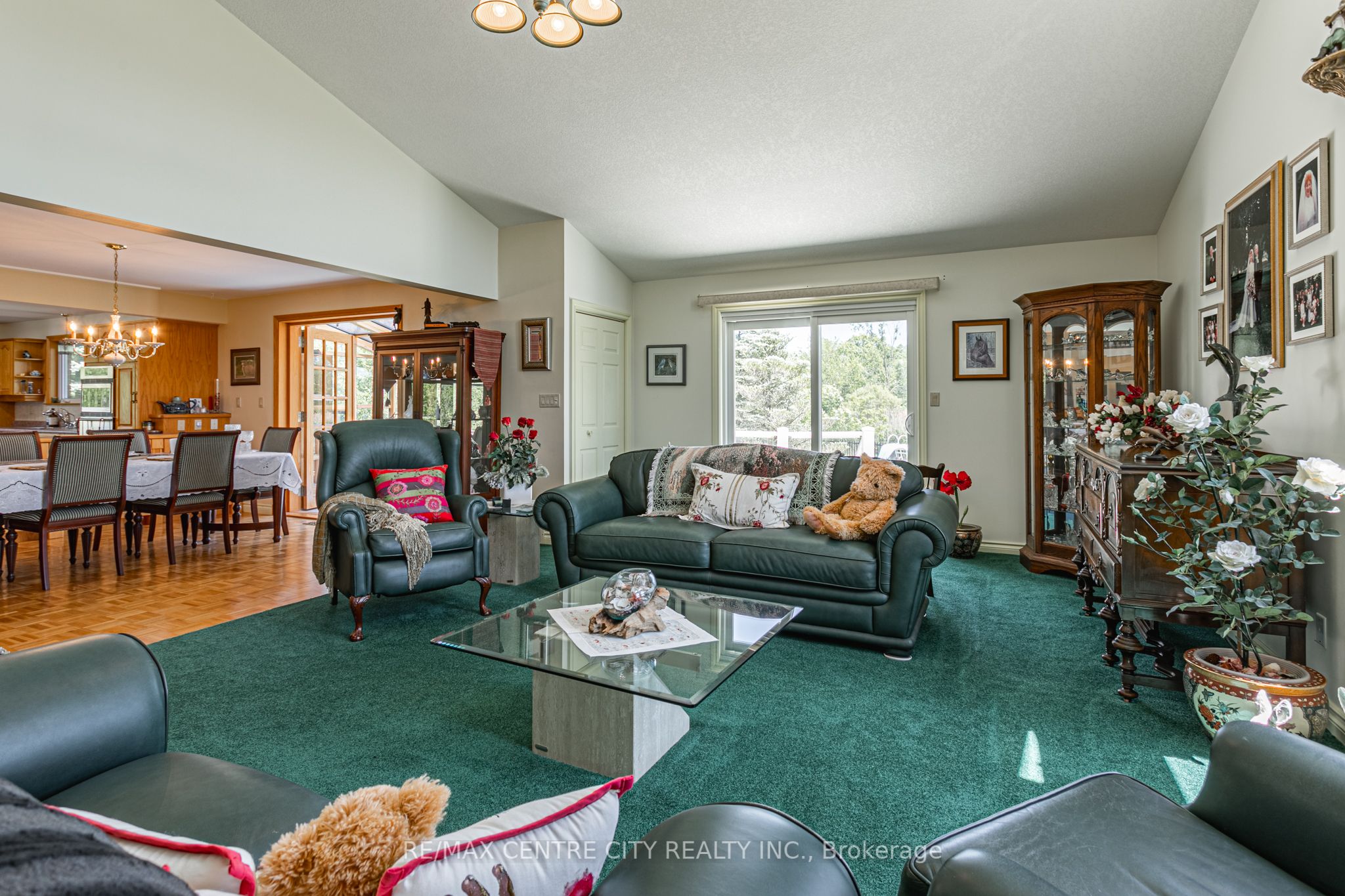 15260 Furnival Road Property Photo 10