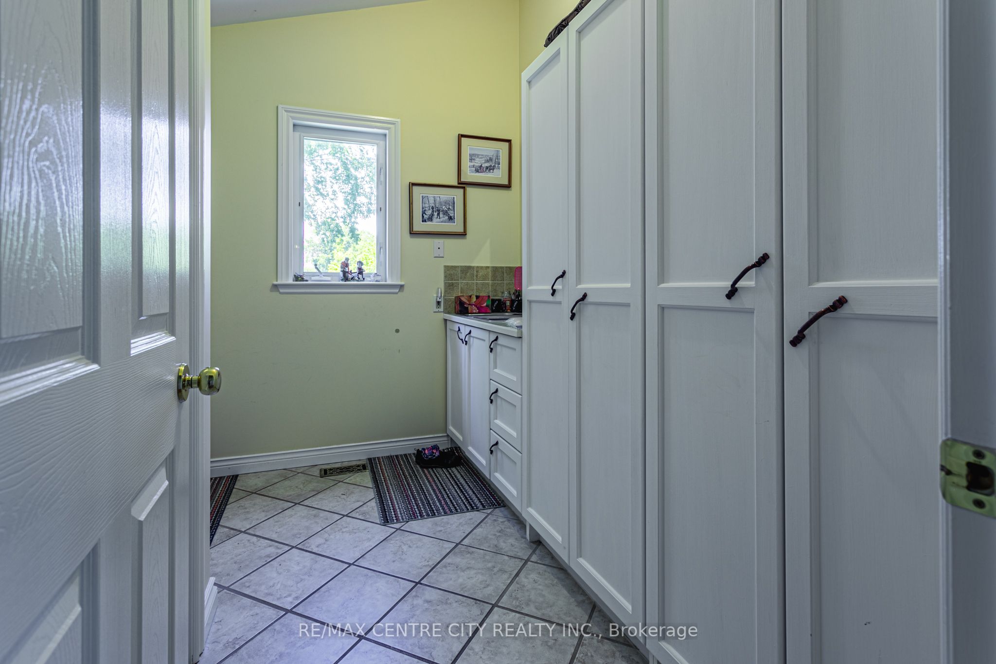 15260 Furnival Road Property Photo 14