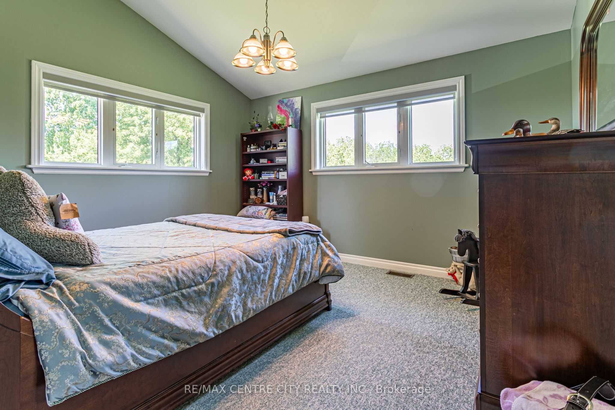 15260 Furnival Road Property Photo 15
