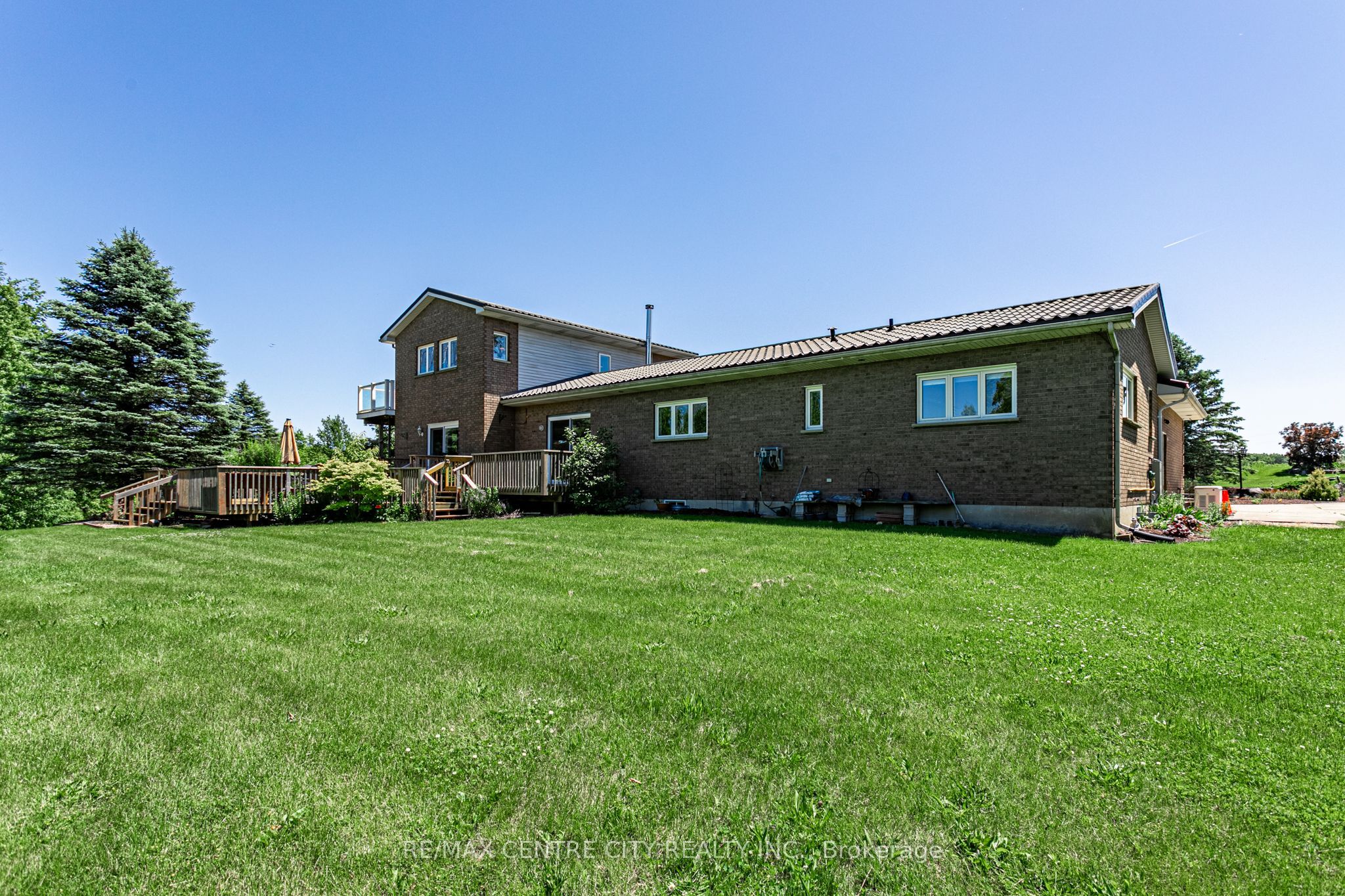15260 Furnival Road Property Photo 33