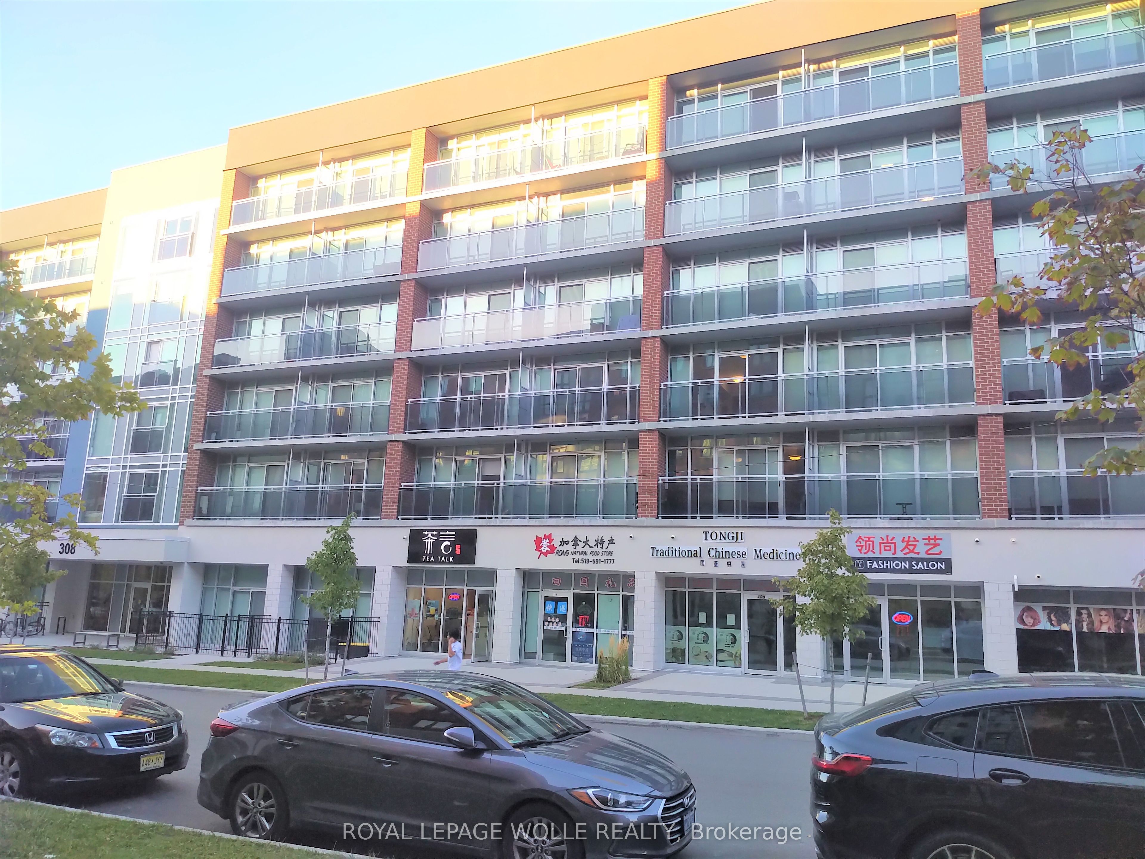 #112 - 308 Lester Street Property Photo 1