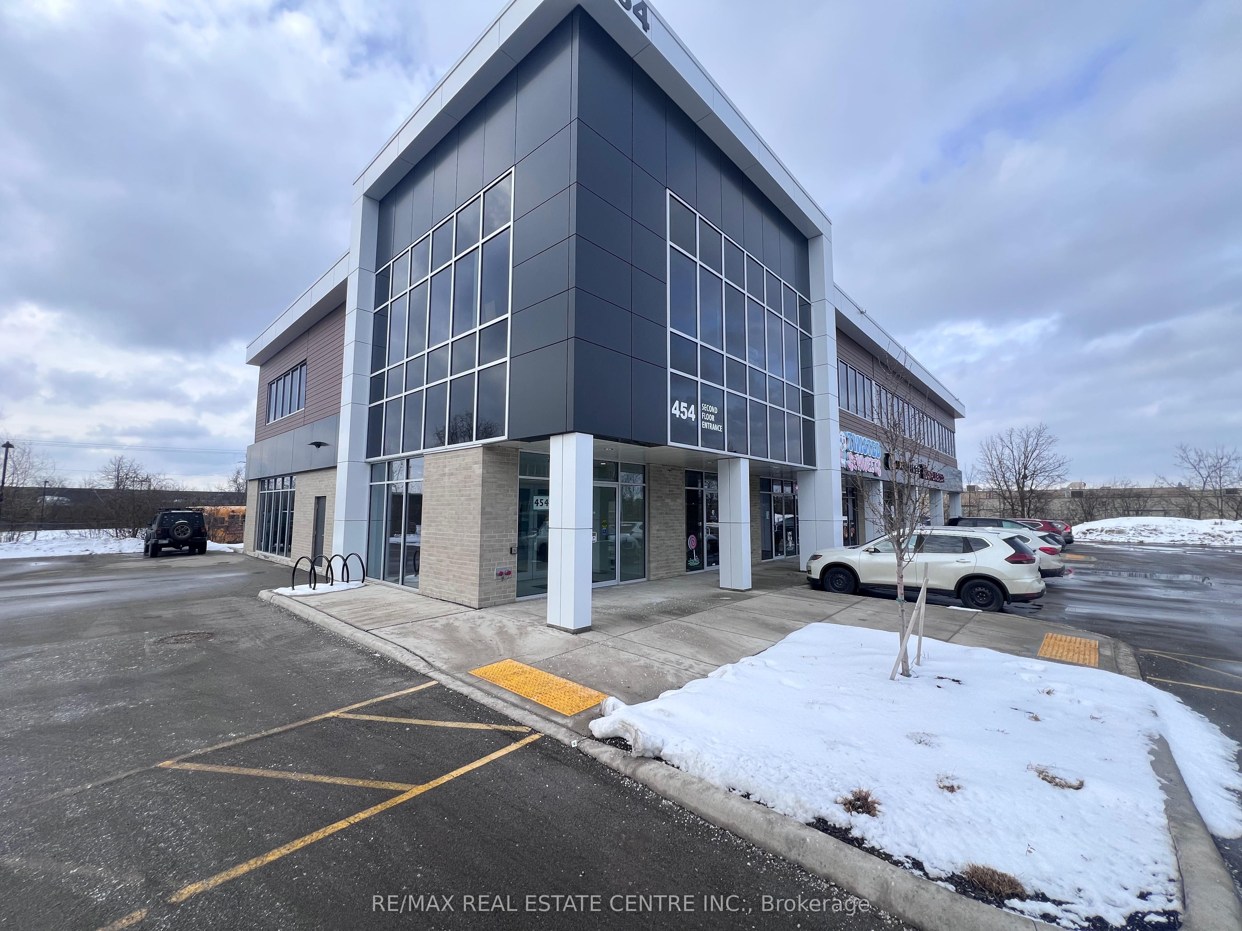 #201 - 454 Hespeler Road Property Photo 2