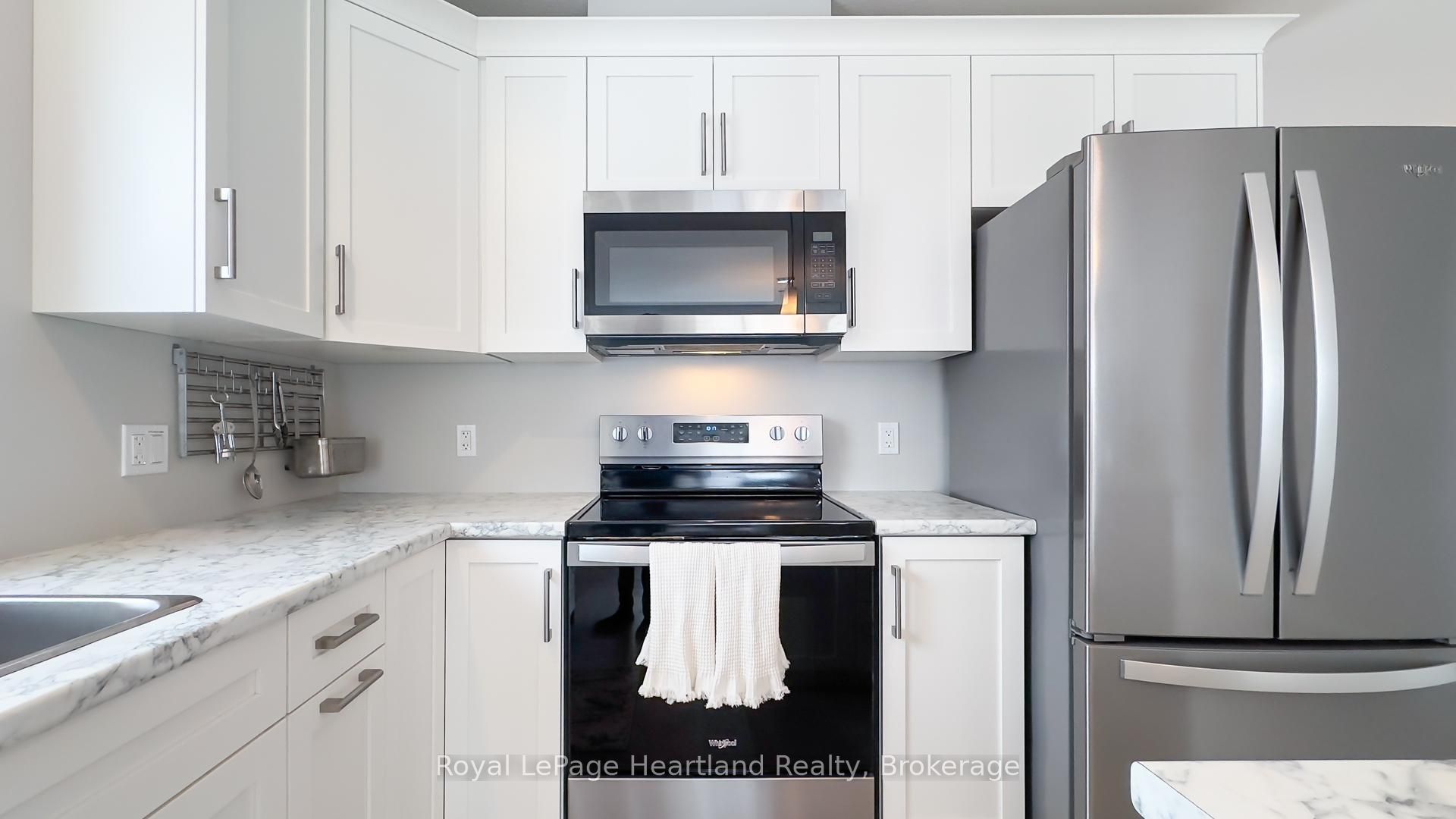 188 Lake Breeze Dr Property Photo 16