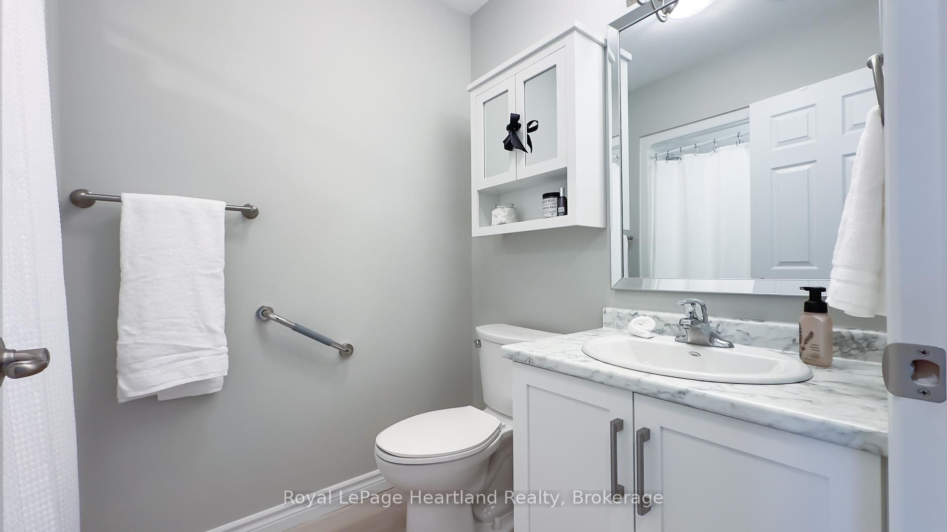 188 Lake Breeze Dr Property Photo 30