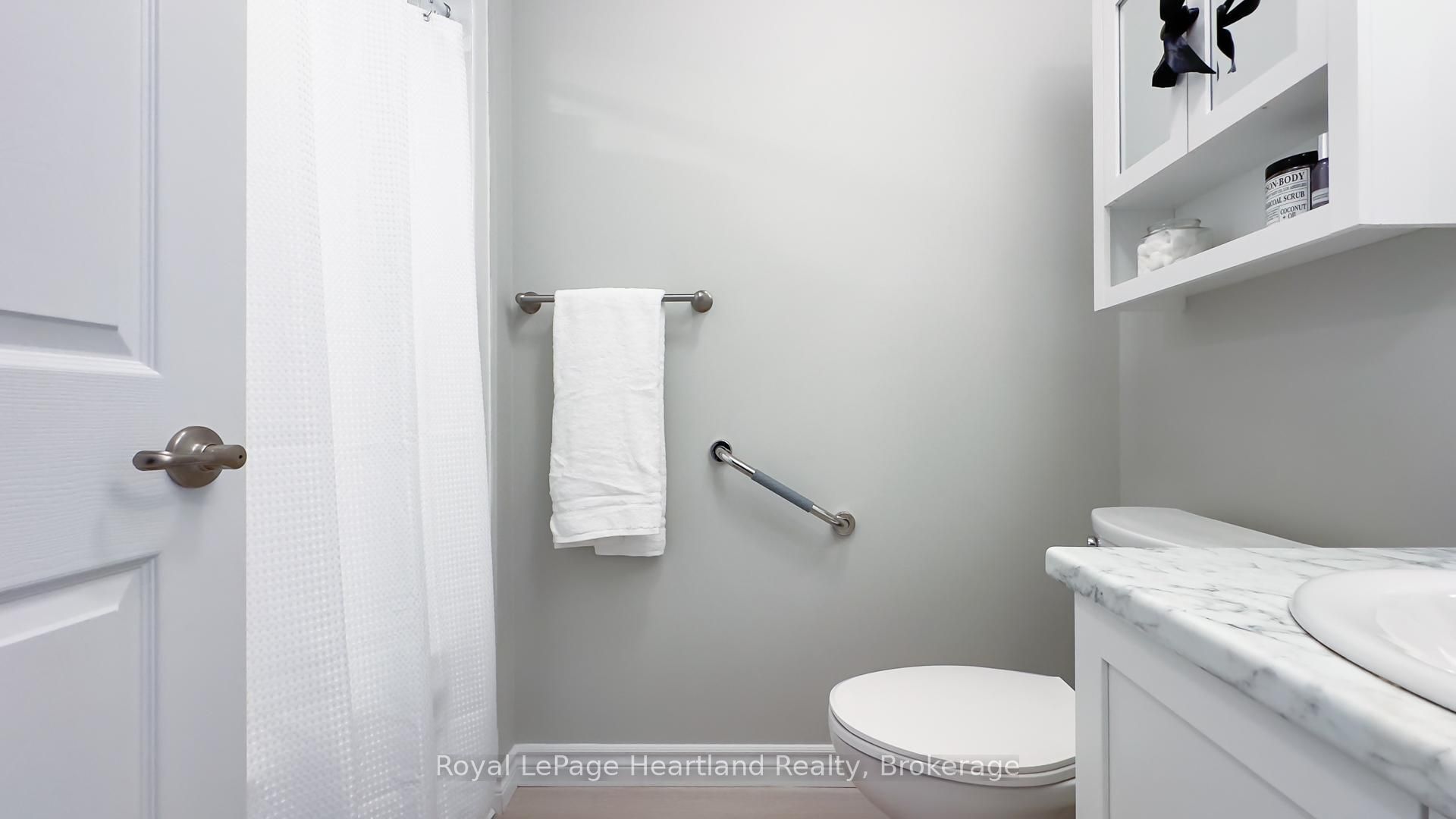 188 Lake Breeze Dr Property Photo 31