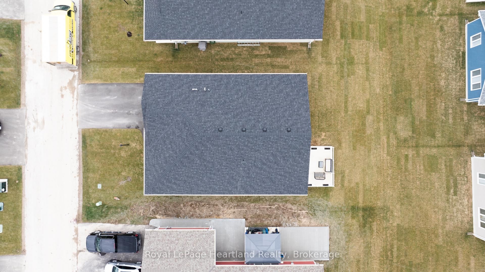 188 Lake Breeze Dr Property Photo 38