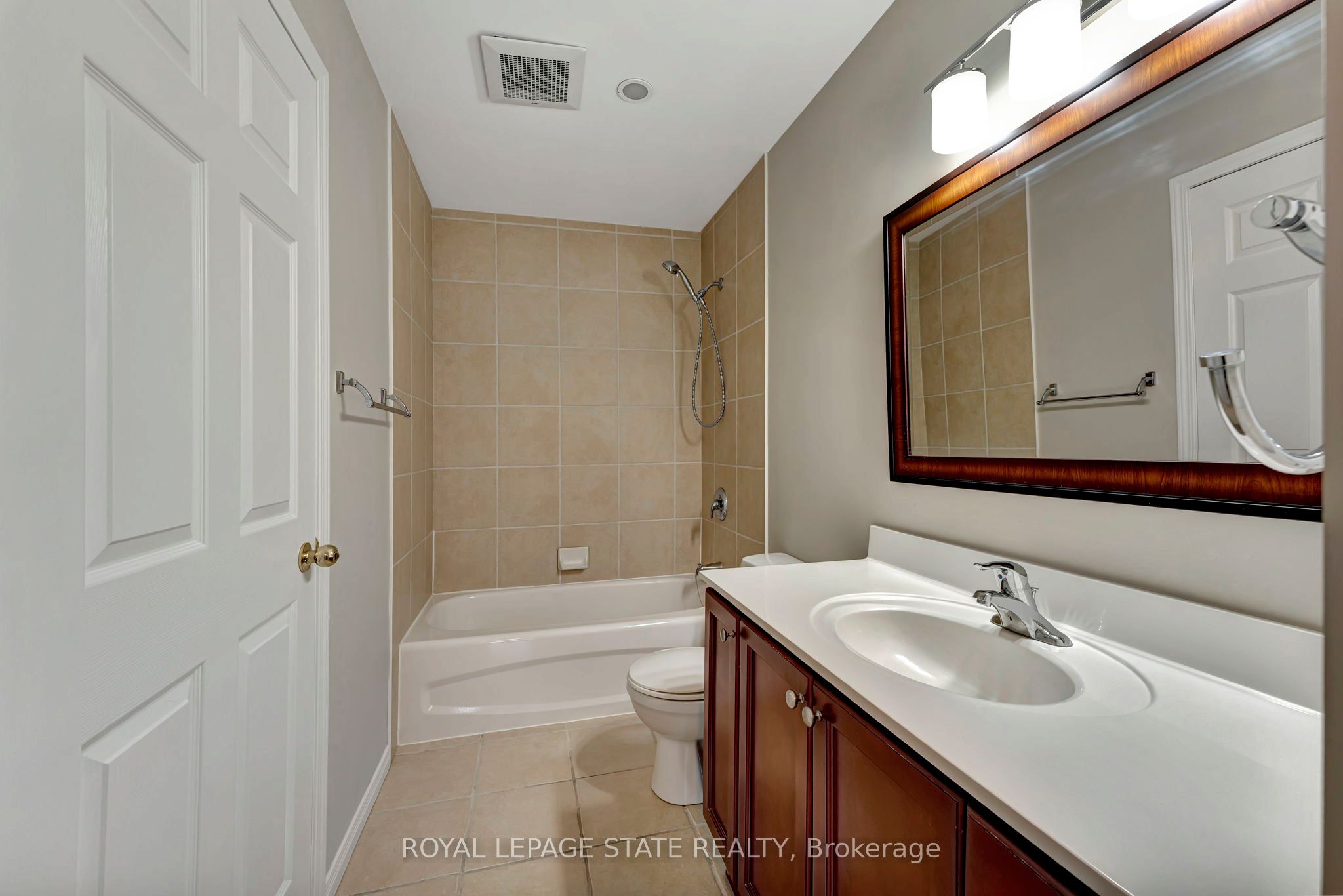 4000 Creekside Drive 203 Property Photo 18