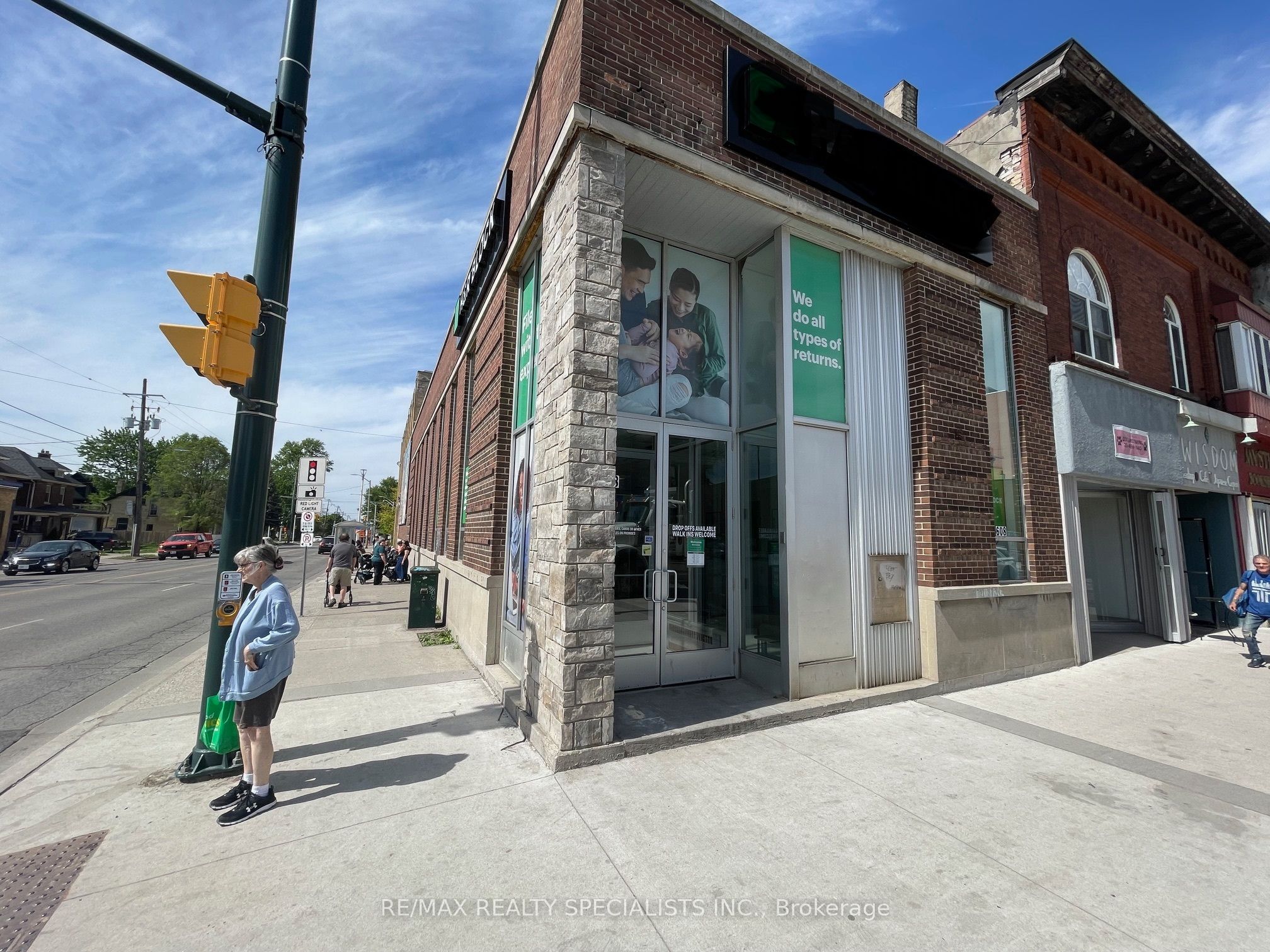 608 Dundas Street Property Photo 2