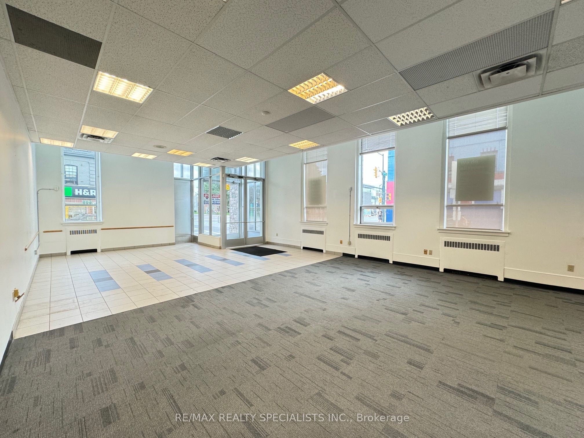 608 Dundas Street Property Photo 8