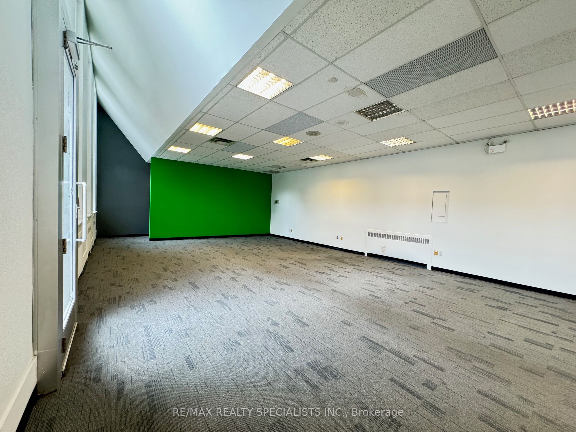 608 Dundas Street Property Photo 10