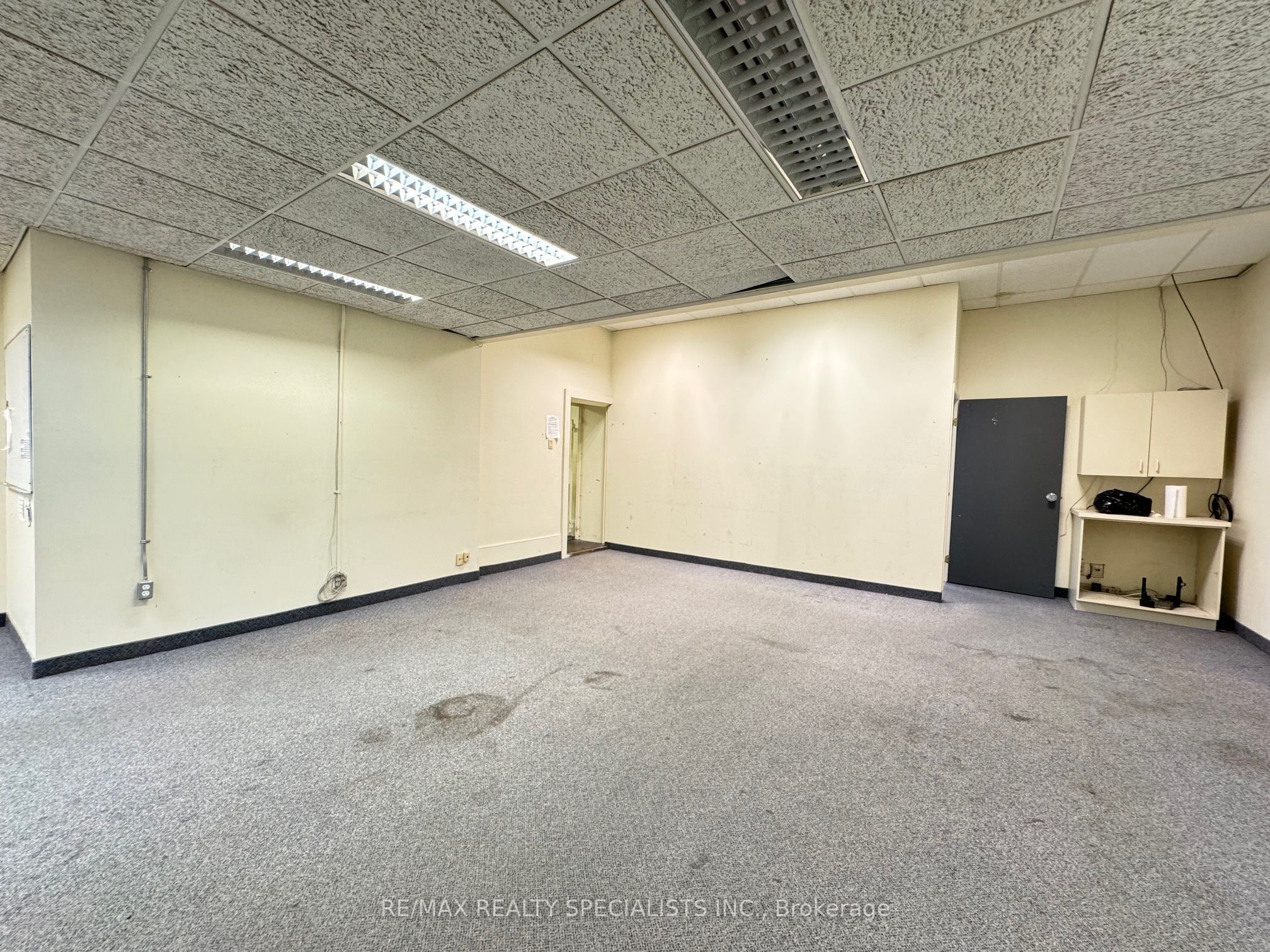 608 Dundas Street Property Photo 17