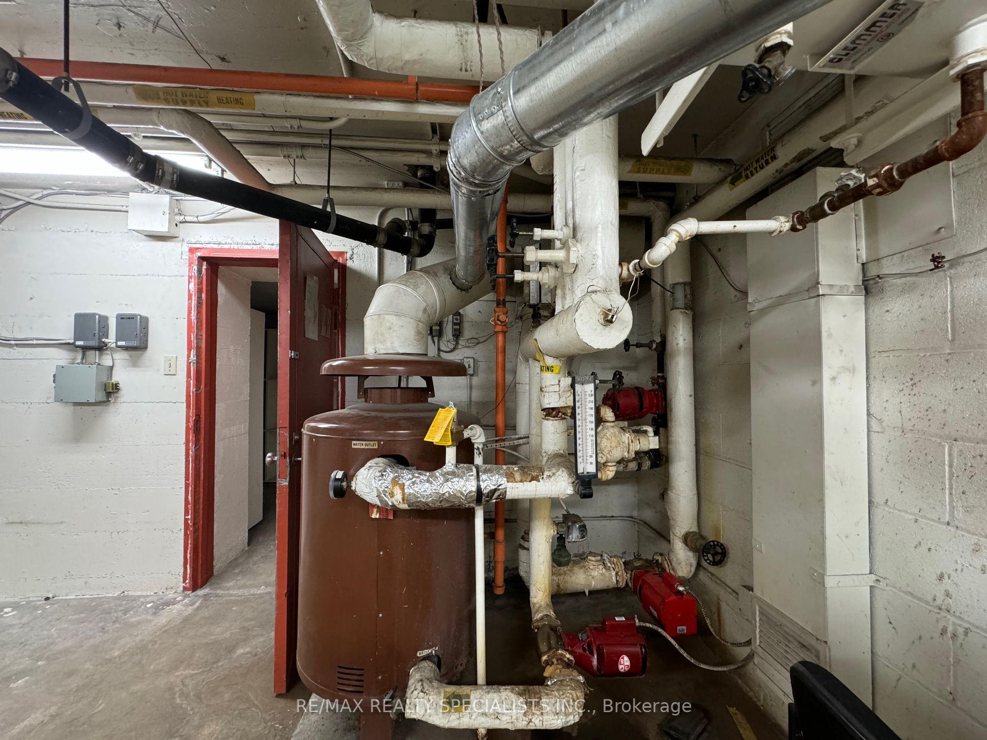 608 Dundas Street Property Photo 26
