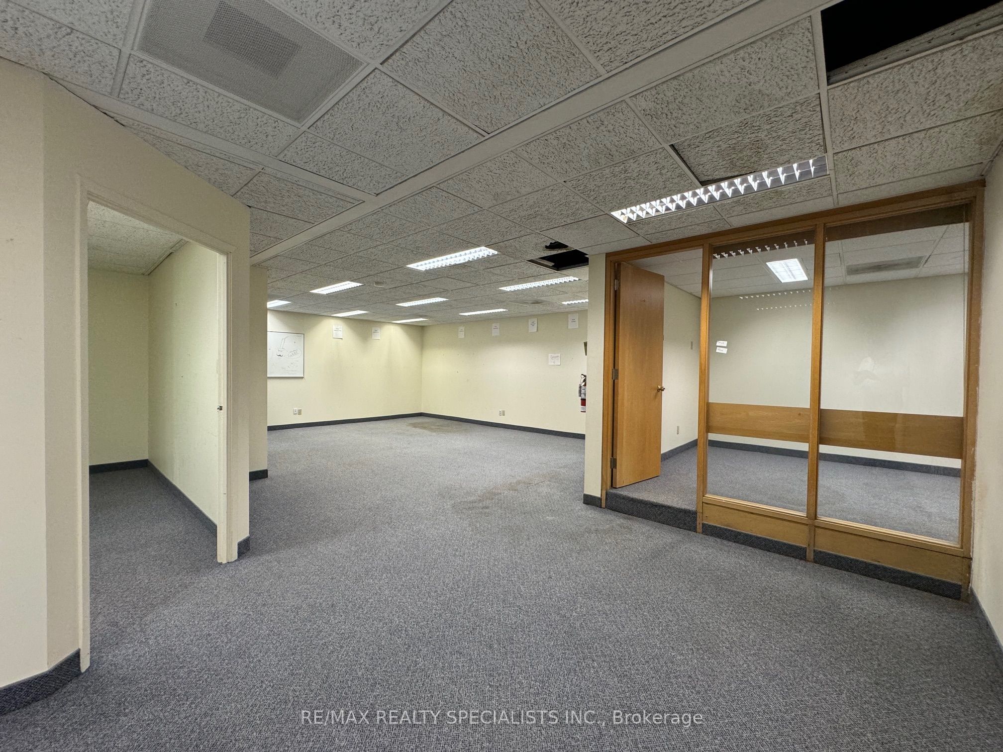 608 Dundas Street Property Photo 38