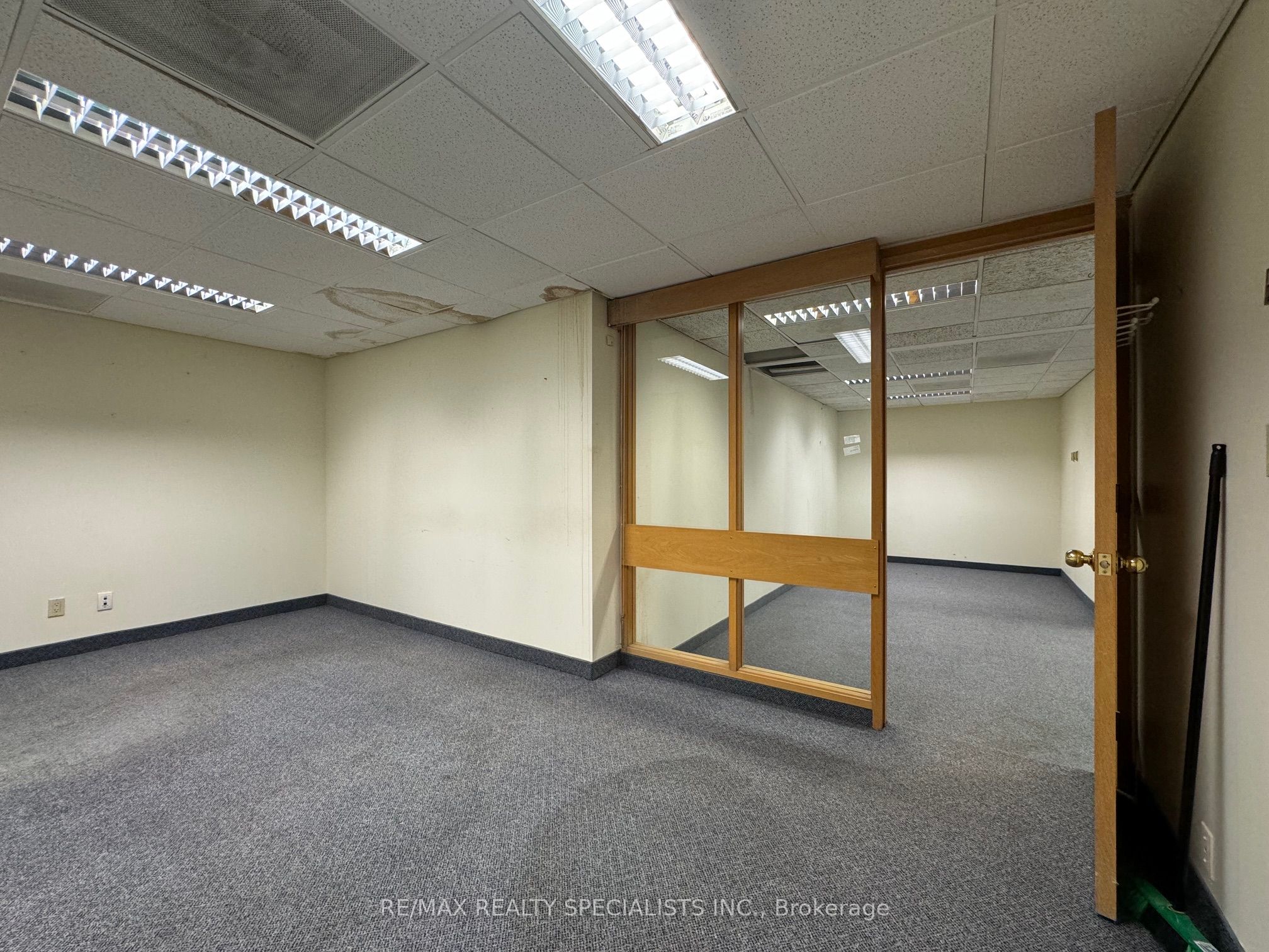 608 Dundas Street Property Photo 39