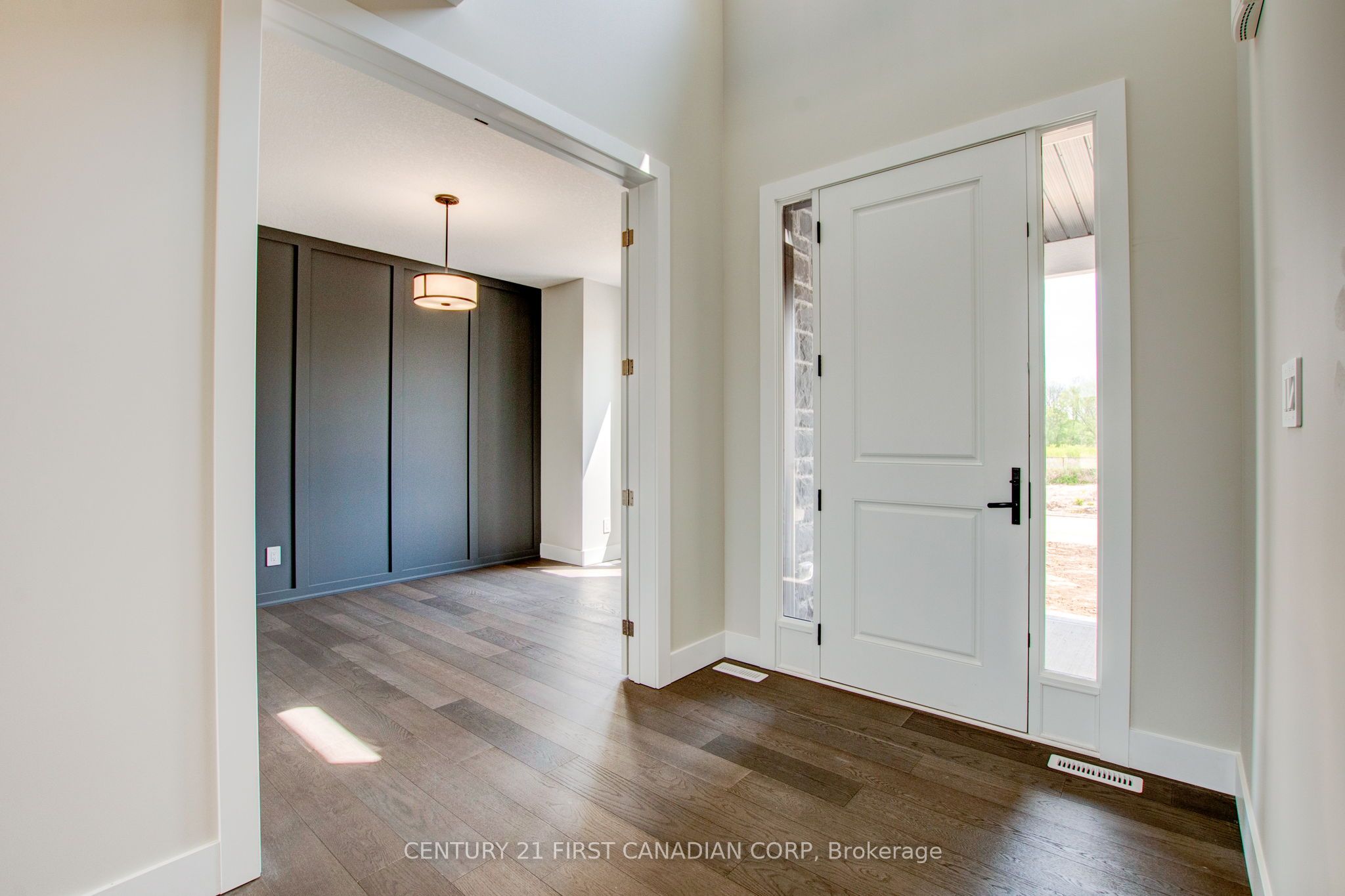 100 Aspen Circle Property Photo 3