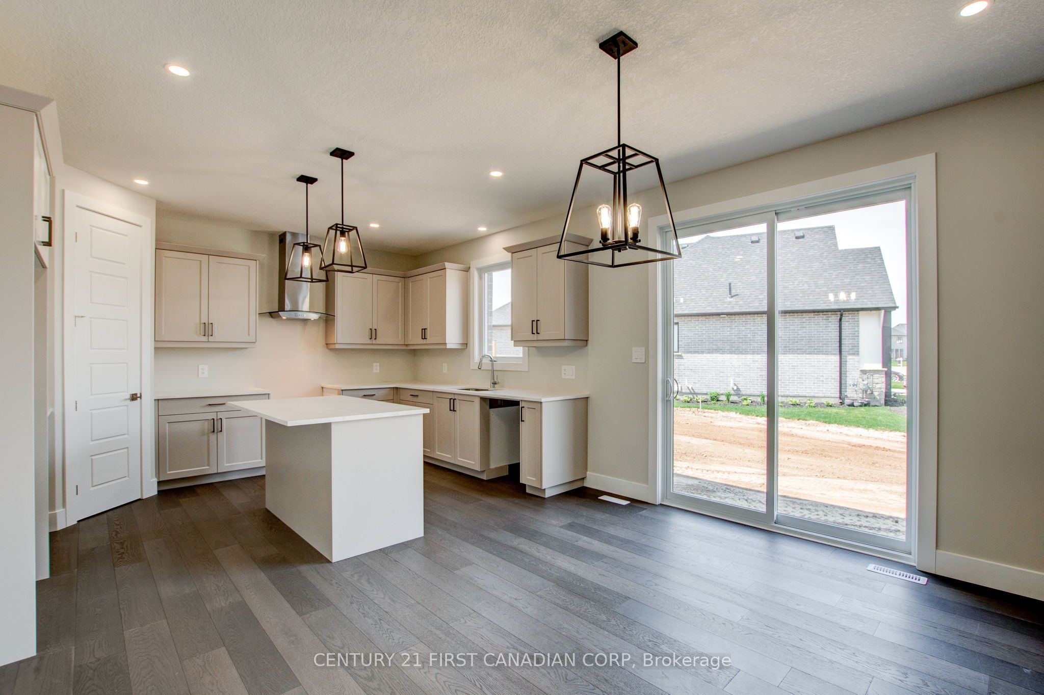 100 Aspen Circle Property Photo 12