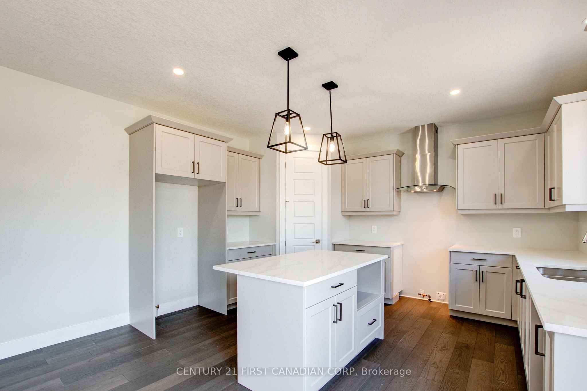 100 Aspen Circle Property Photo 14