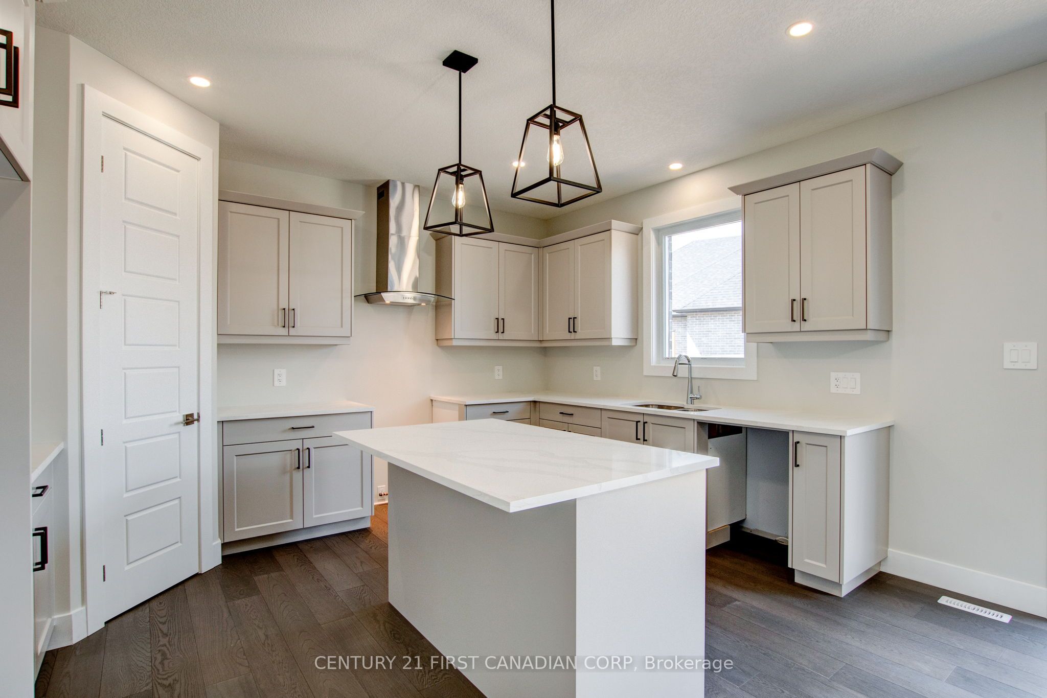100 Aspen Circle Property Photo 15