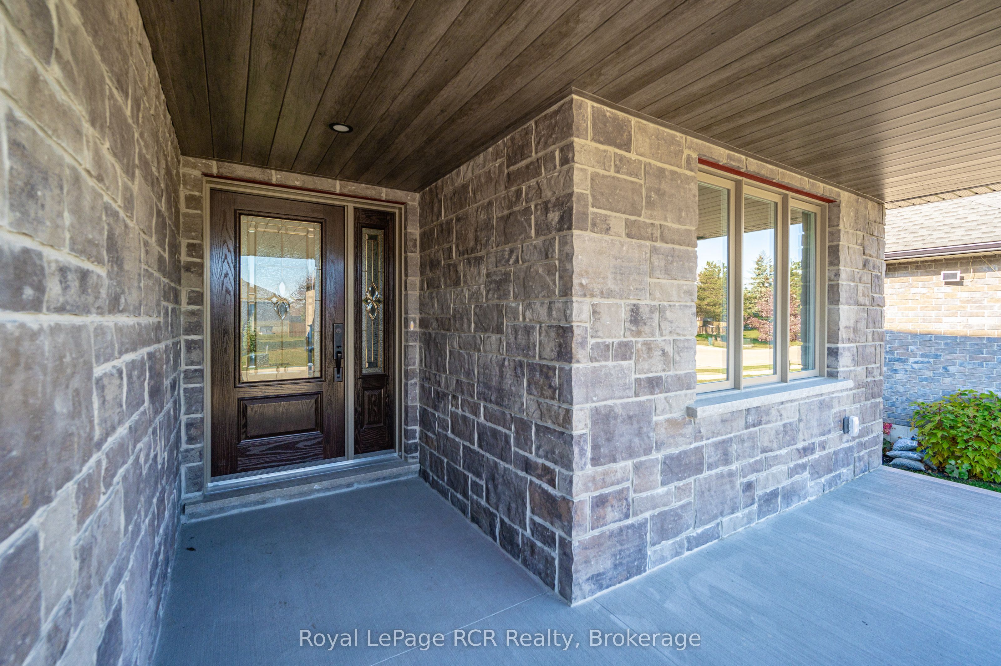 135 Ronnies Way Property Photo 3