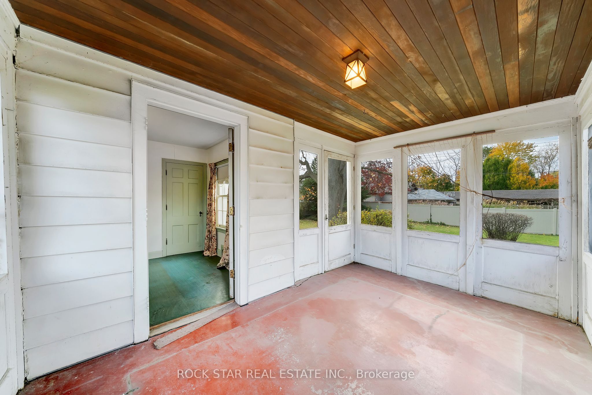 80 South Drive Property Photo 16