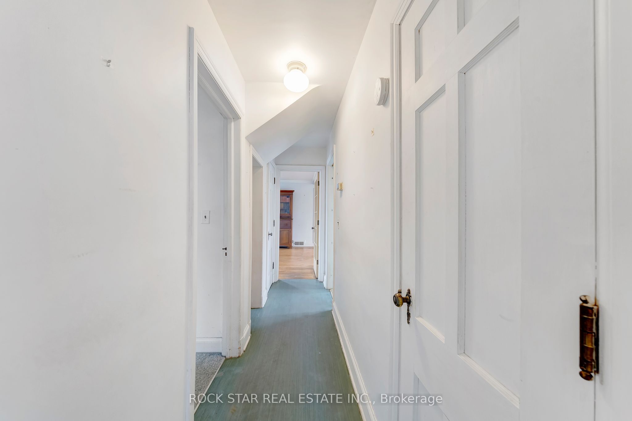 80 South Drive Property Photo 17