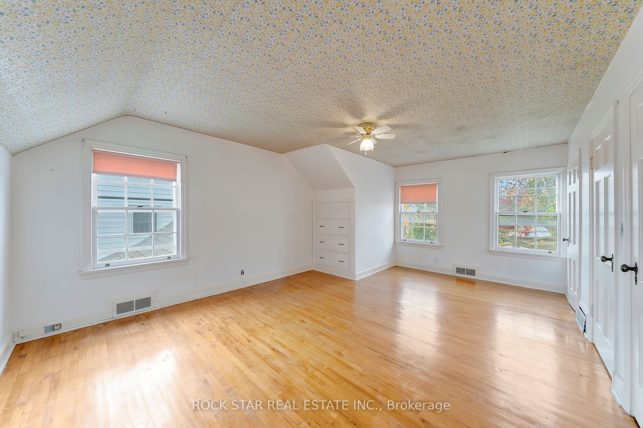 80 South Drive Property Photo 28