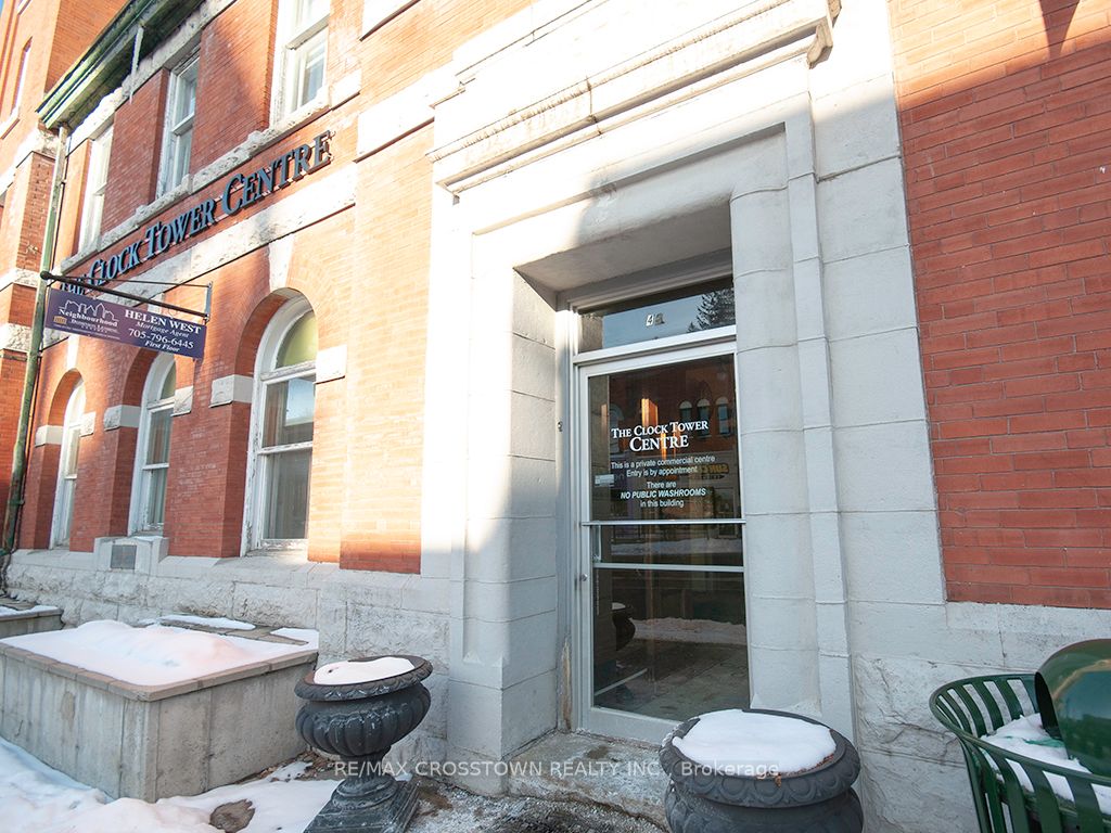 49 Manitoba Street Property Photo 6