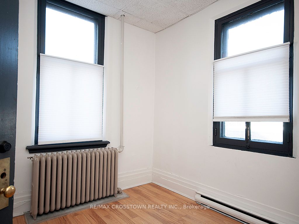 49 Manitoba Street Property Photo 9