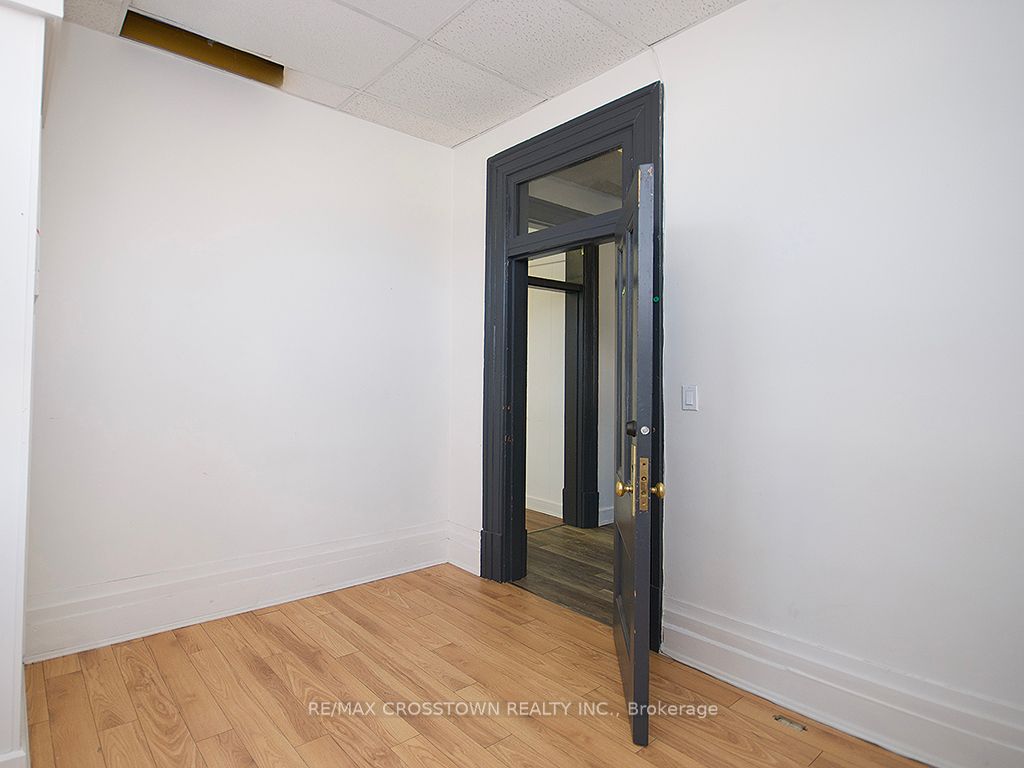 49 Manitoba Street Property Photo 10