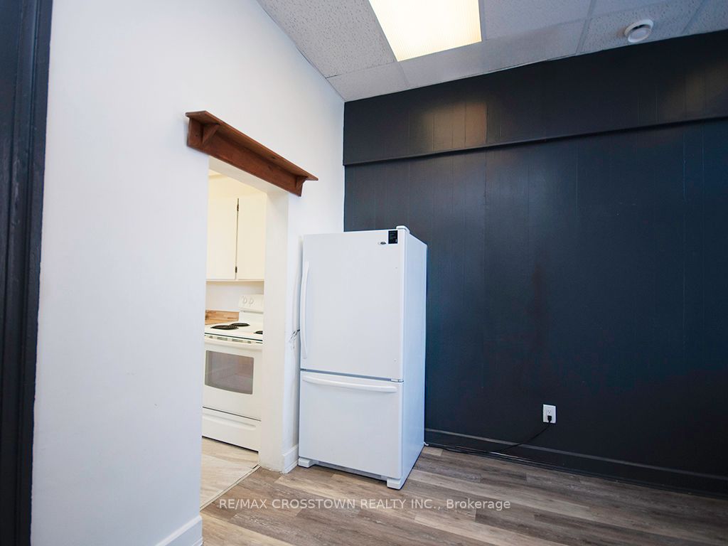 49 Manitoba Street Property Photo 11
