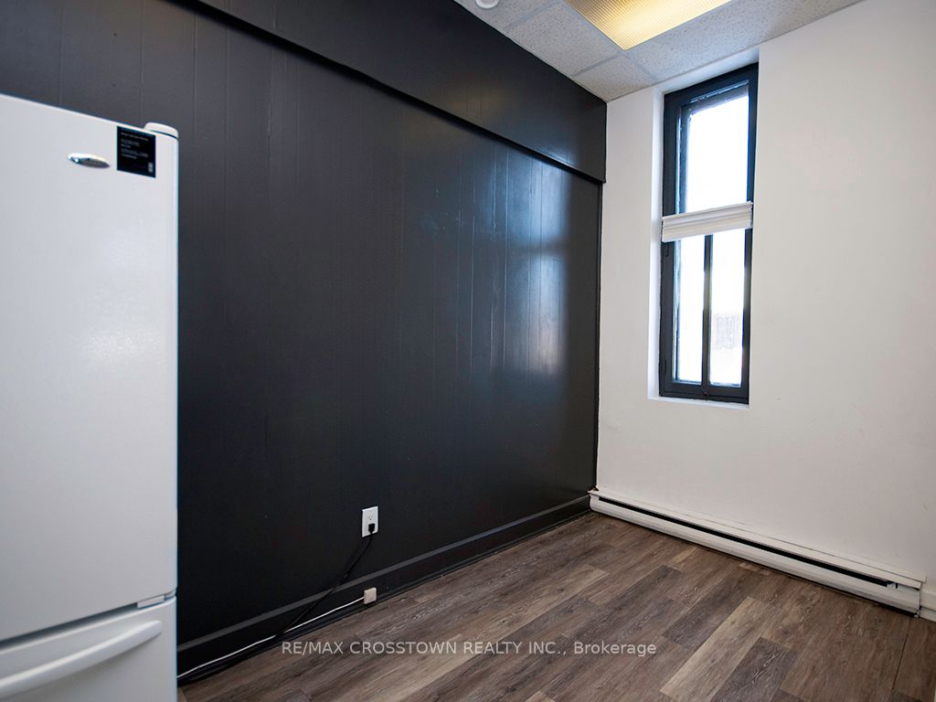 49 Manitoba Street Property Photo 13