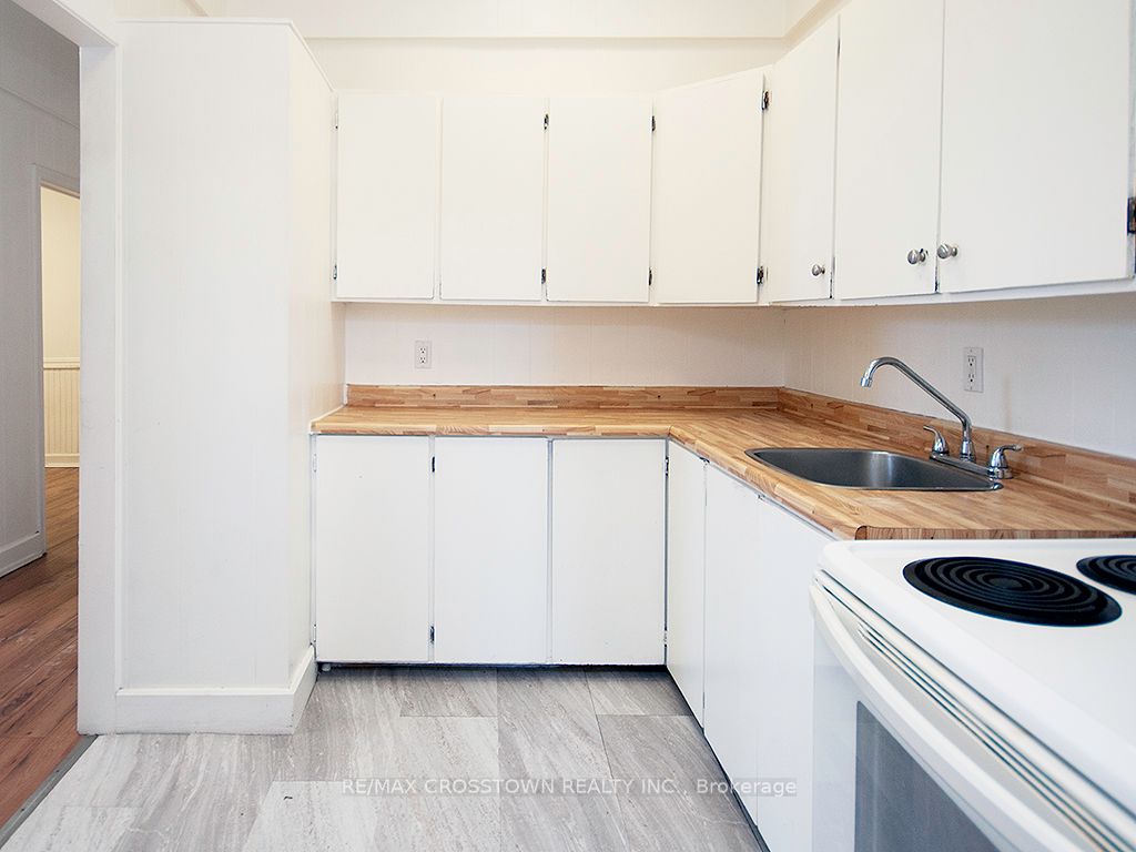 49 Manitoba Street Property Photo 14