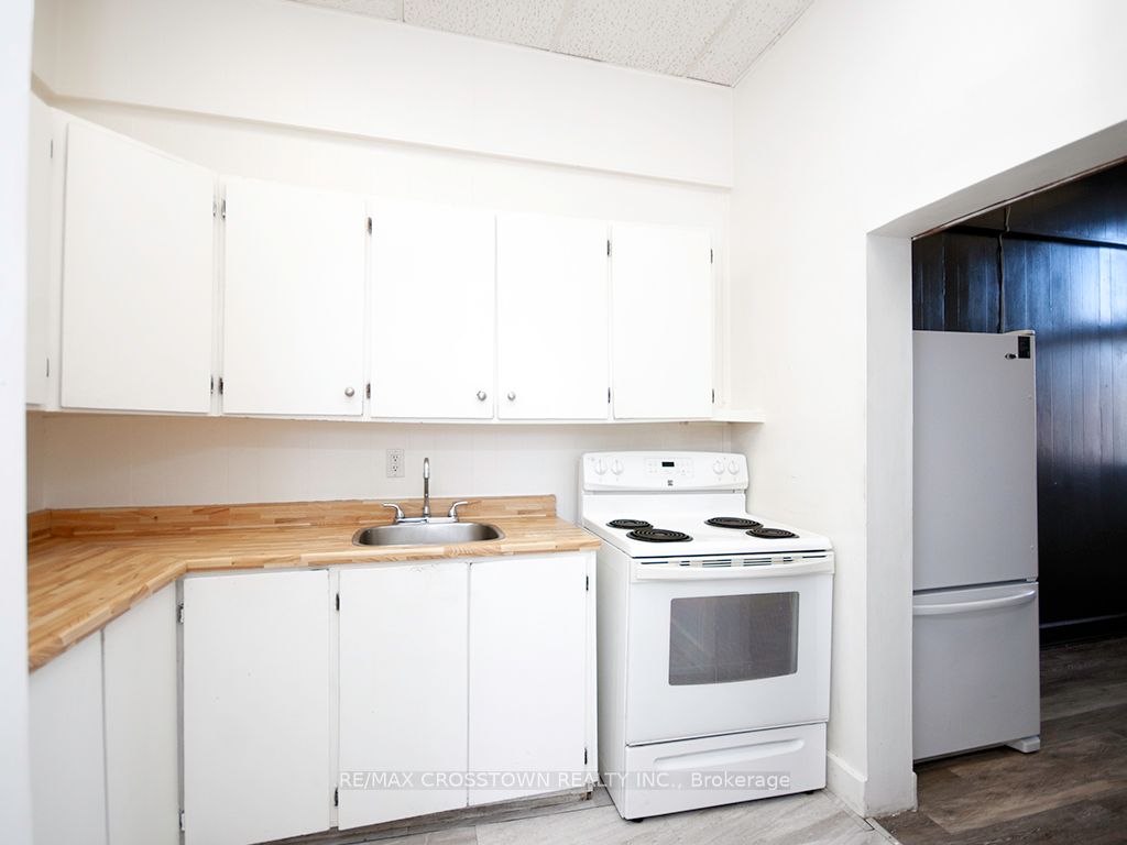 49 Manitoba Street Property Photo 15