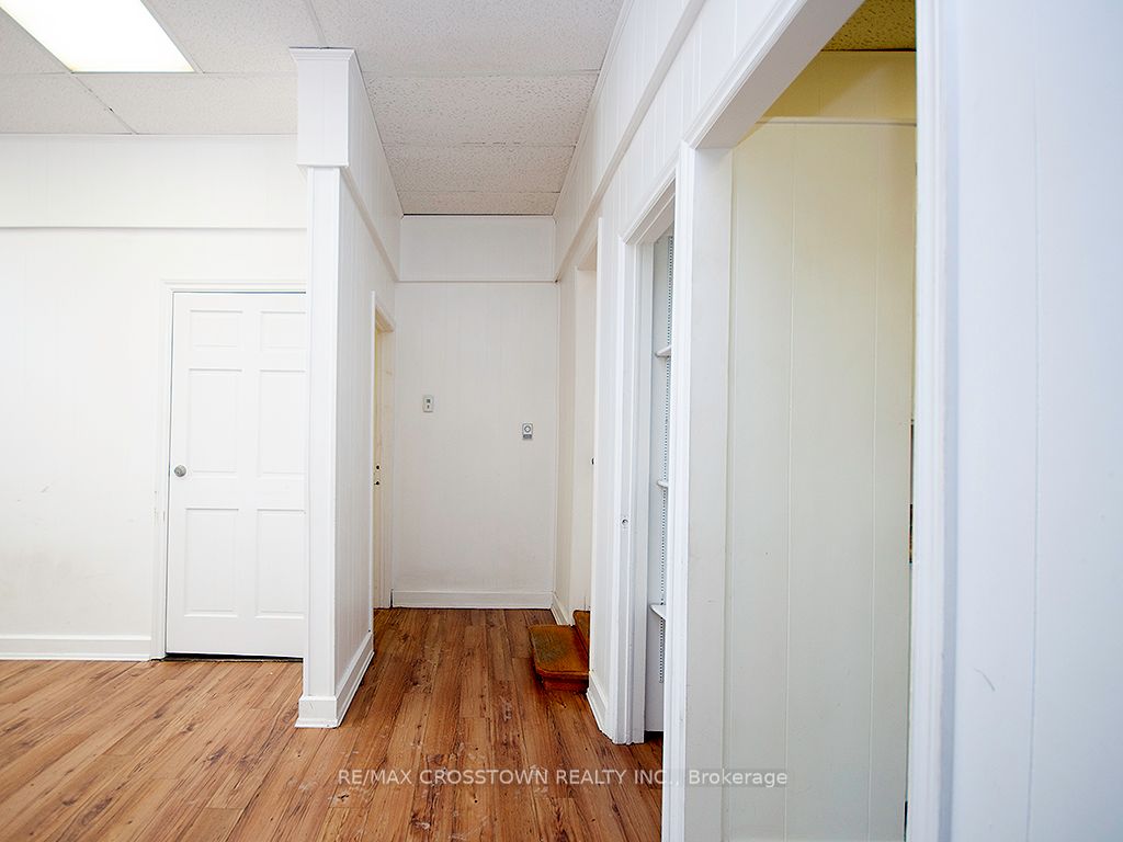 49 Manitoba Street Property Photo 20