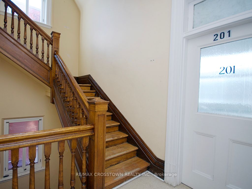 49 Manitoba Street Property Photo 24
