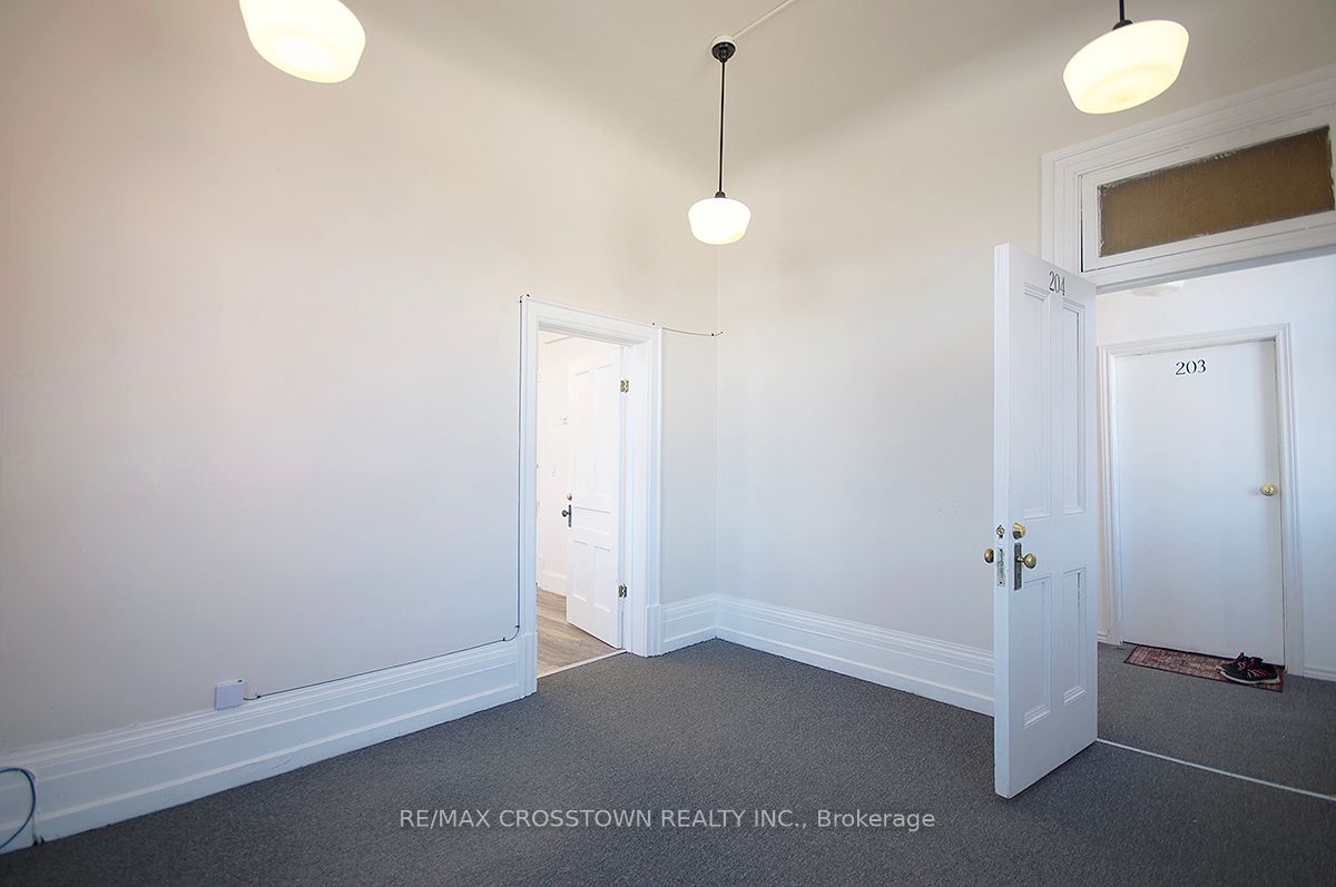49 Manitoba Street Property Photo 26