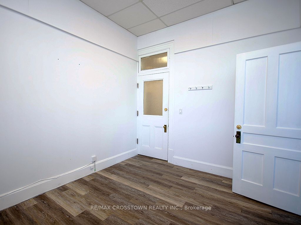 49 Manitoba Street Property Photo 28