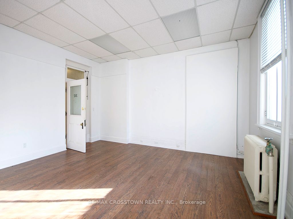 49 Manitoba Street Property Photo 33
