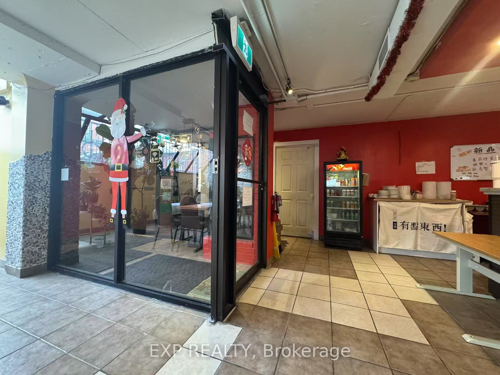 706a Somerset Street Property Photo 6