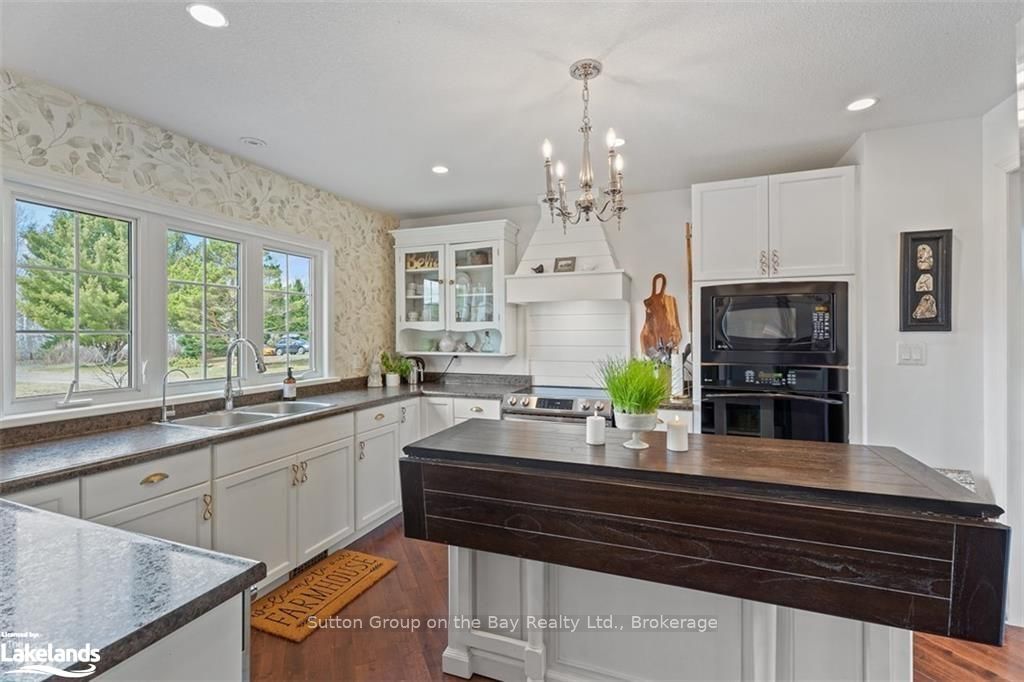 1041 Skyline Drive Property Photo 3