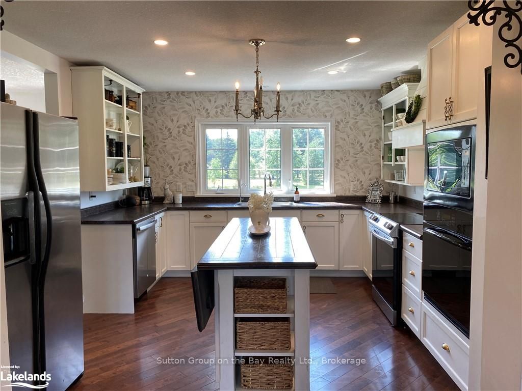 1041 Skyline Drive Property Photo 4