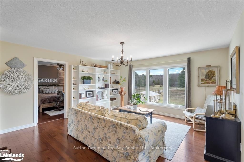 1041 Skyline Drive Property Photo 10
