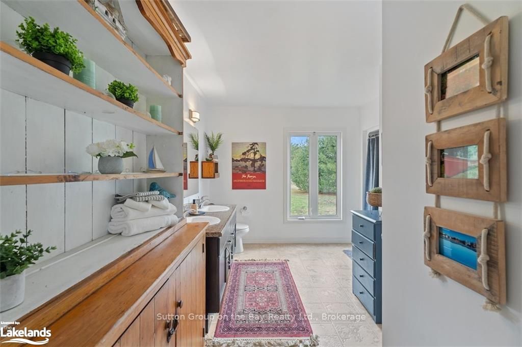 1041 Skyline Drive Property Photo 12