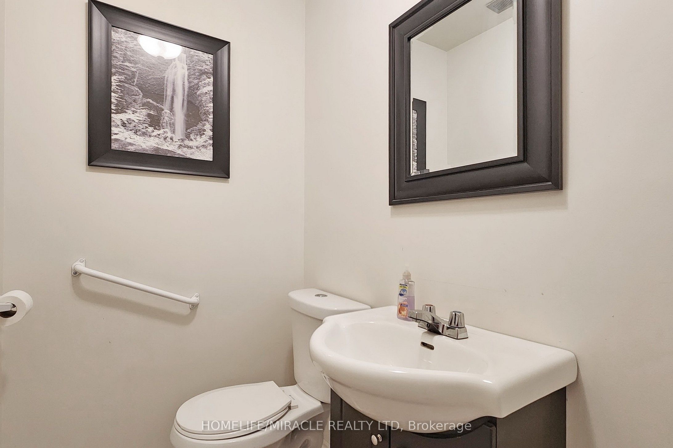 #2 - 20 Joseph Street Property Photo 8