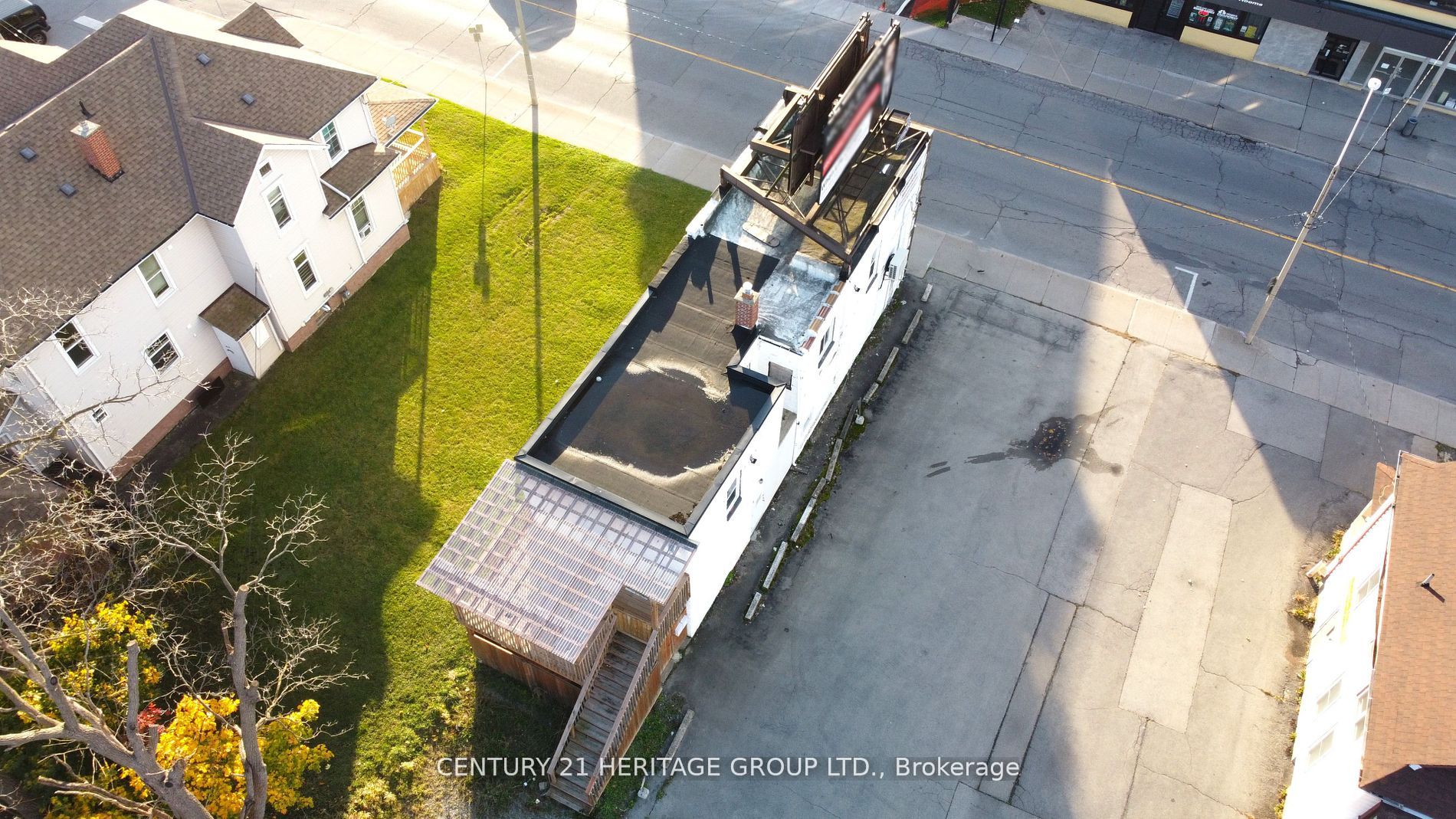 5002 Victoria Avenue Property Photo 4