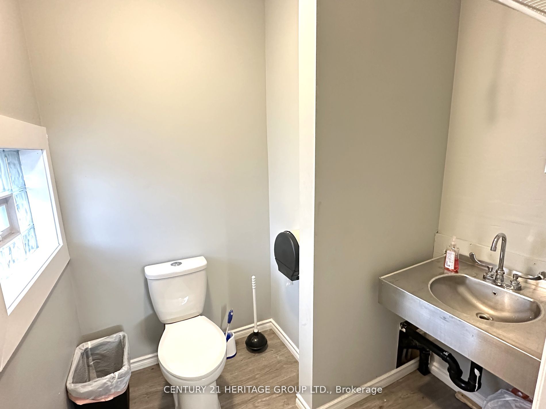 5002 Victoria Avenue Property Photo 14