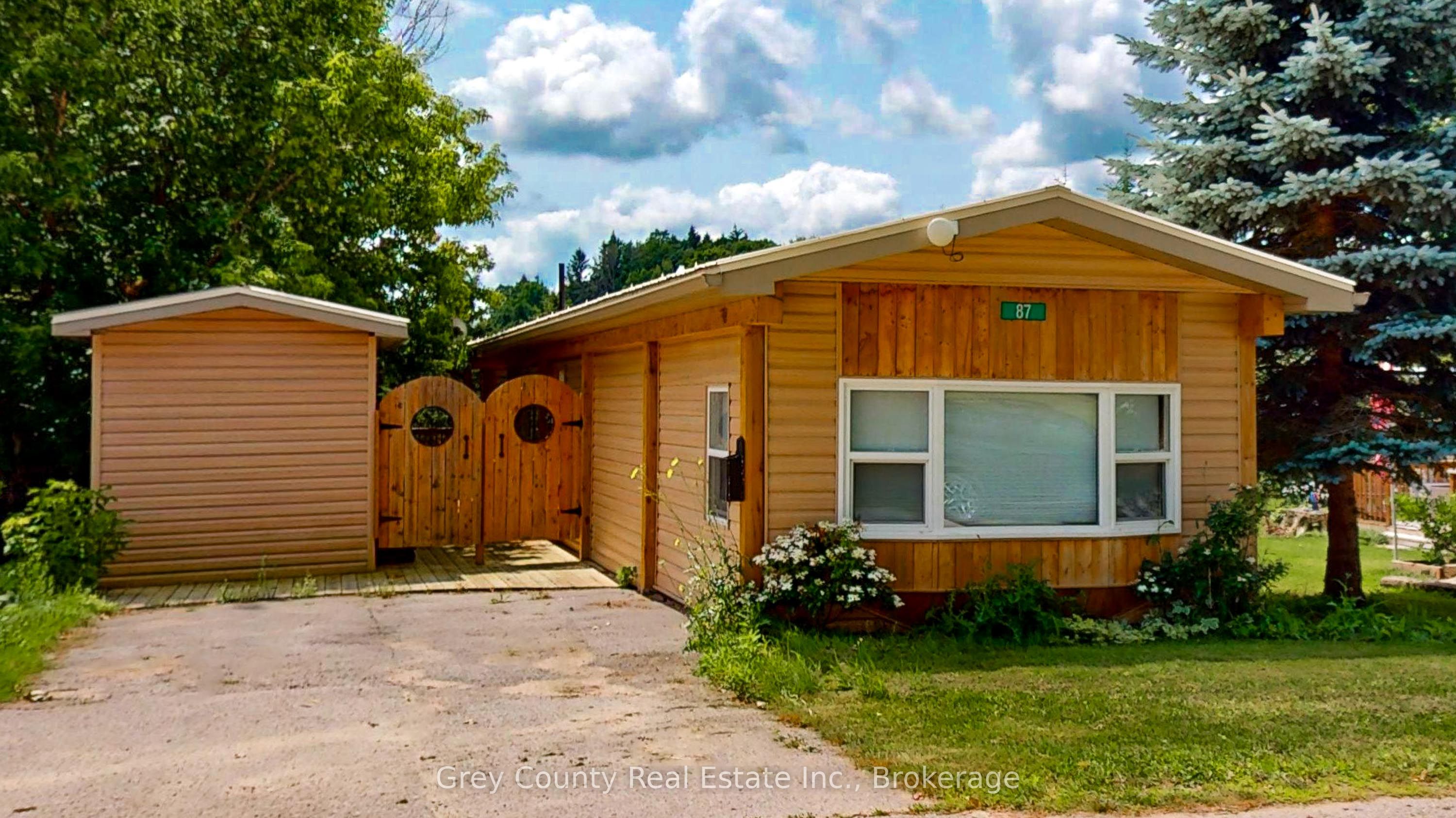 87 Sussex Square Property Photo 1